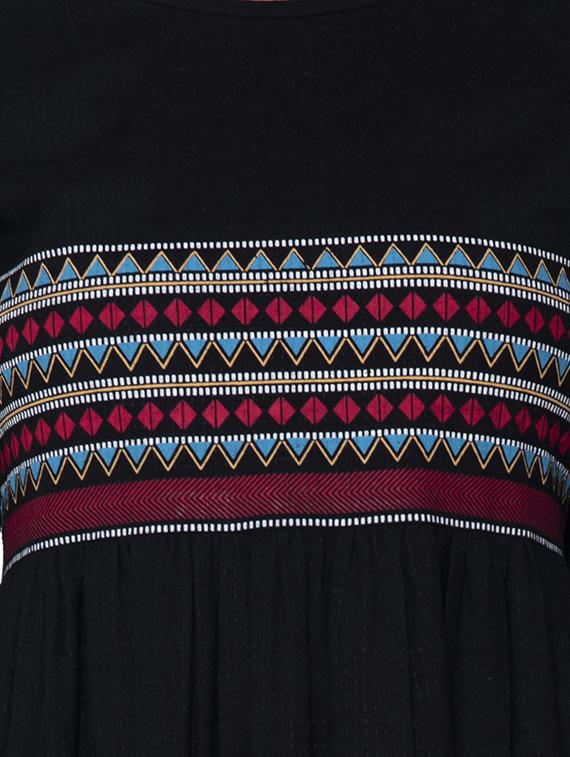 solid flared kurta - 16724844 - Zoom Image - 4