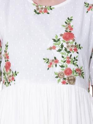 embroidered flared kurta - 16724881 - Standard Image - 4