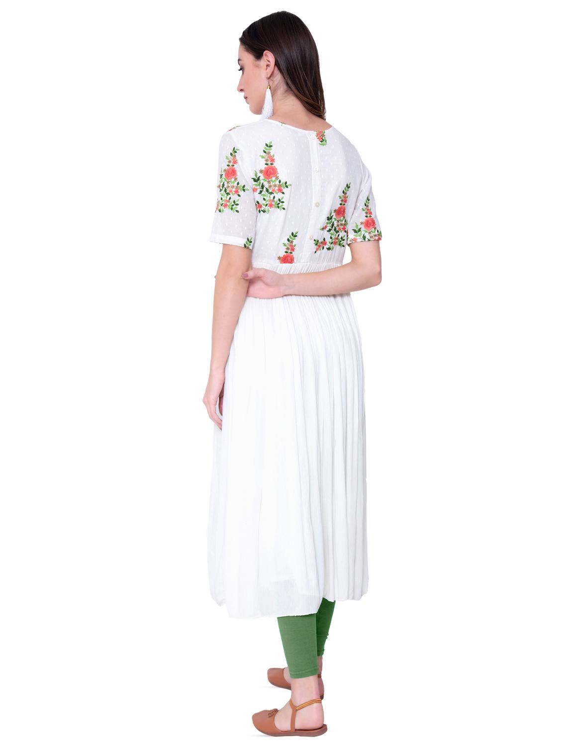 embroidered flared kurta - 16724881 - Zoom Image - 3