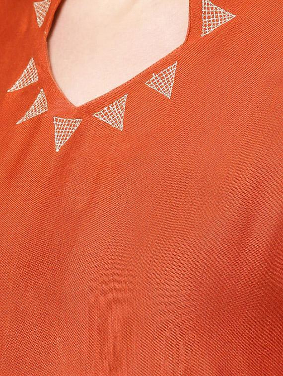 embroidered a-line kurta - 16736722 - Zoom Image - 5