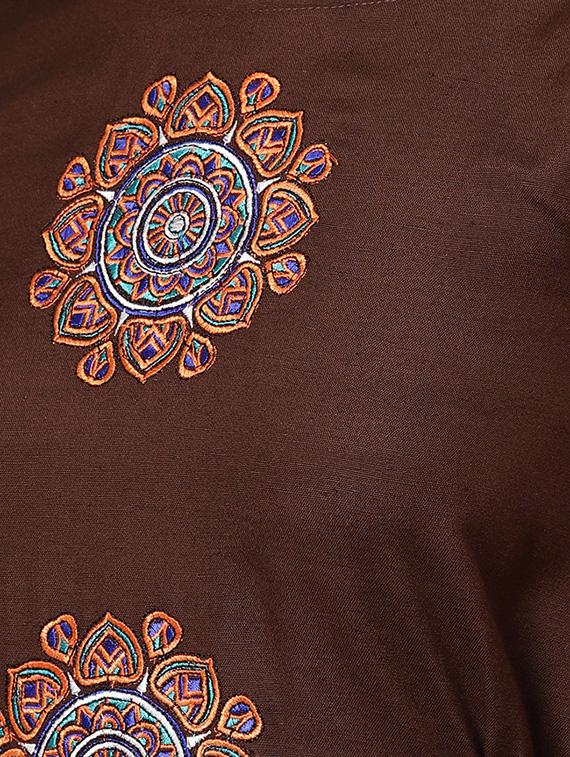 embroidered a-line kurta - 16736759 - Zoom Image - 5