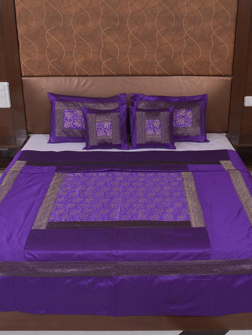 polysilk hand gold print bed cover with 2 pillow cover & 2 cushion cover - 16736871 - Zoom Image - 2