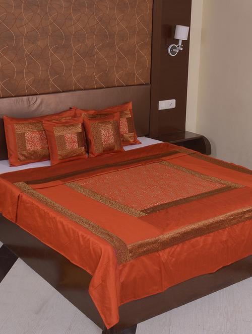 polysilk hand gold print bed cover with 2 pillow cover & 2 cushion cover - 16736872 - Standard Image - 1