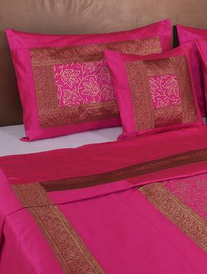 polysilk hand gold print bed cover with 2 pillow cover & 2 cusion cover set - 16736875 - Standard Image - 3