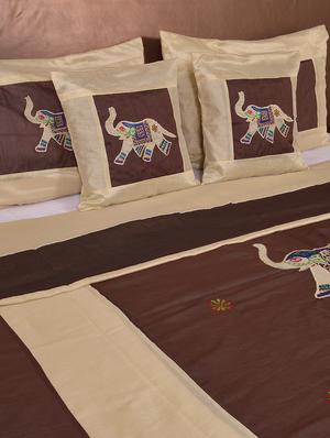 multi polysilk embroidered bed cover with 2 pillow cover & 2 cusion cover set - 16736886 - Standard Image - 3