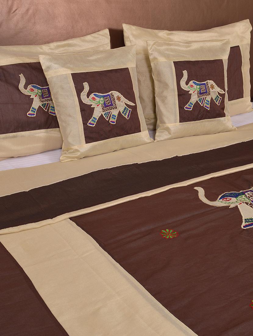 multi polysilk embroidered bed cover with 2 pillow cover & 2 cusion cover set - 16736886 - Zoom Image - 3