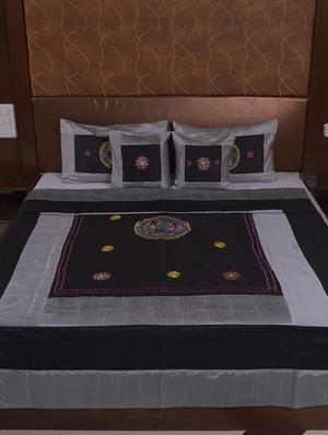 multi polysilk embroidered bed cover with 2 pillow cover & 2 cusion cover set - 16736899 - Standard Image - 2