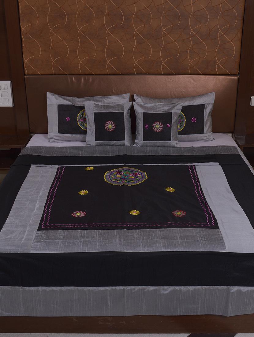 multi polysilk embroidered bed cover with 2 pillow cover & 2 cusion cover set - 16736899 - Zoom Image - 2