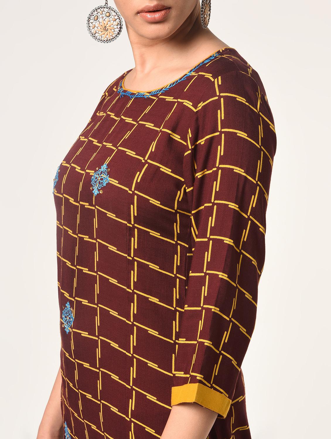 checkered straight kurta - 16737445 - Zoom Image - 4