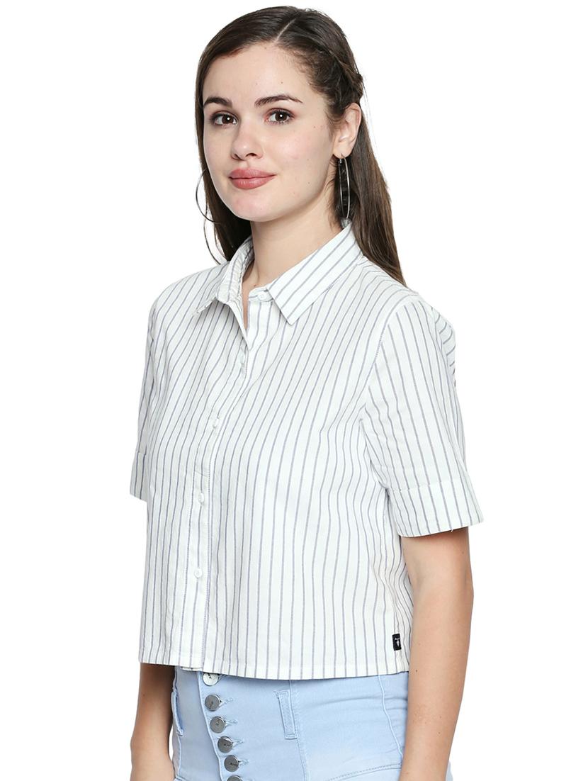 short sleeved striped boxy shirt - 16737475 - Zoom Image - 2