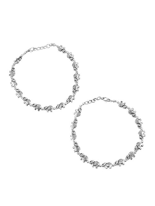 silver metal anklet and payal - 16737566 - Standard Image - 1