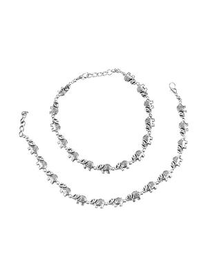 silver metal anklet and payal - 16737566 - Standard Image - 2