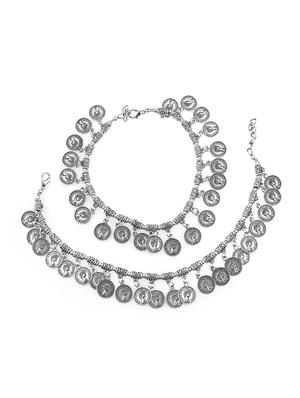 silver metal anklet and payal - 16737573 - Standard Image - 2