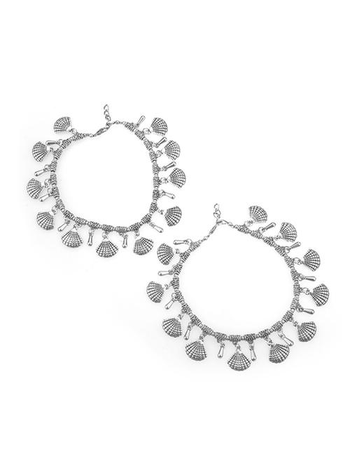 silver metal anklet and payal - 16737574 - Standard Image - 1