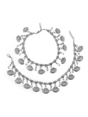 silver metal anklet and payal - 16737574 - Standard Image - 2