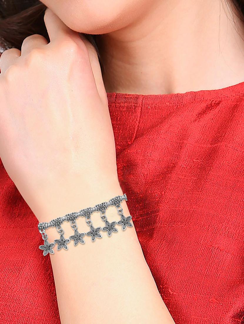 silver metal links bracelet - 16737607 - Zoom Image - 3