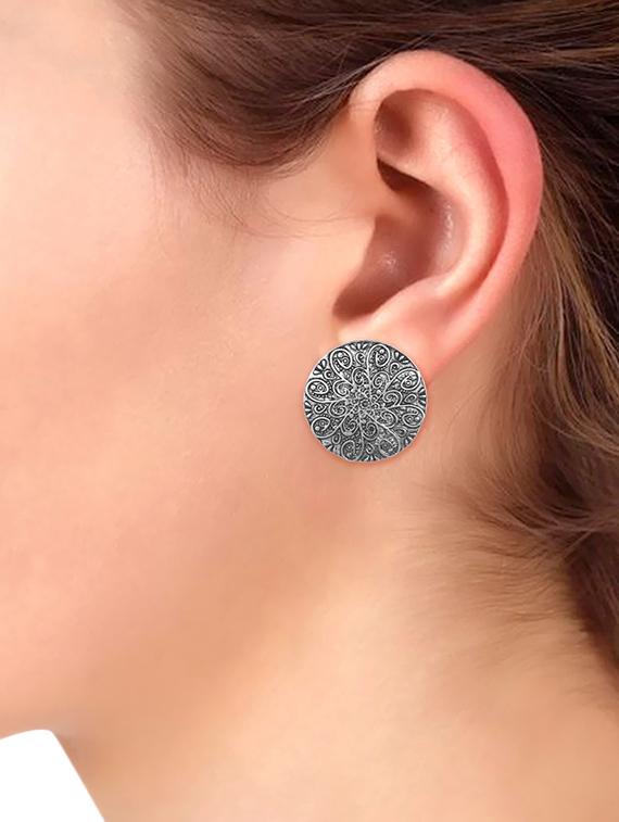 silver metal studs earring - 16737624 - Zoom Image - 3