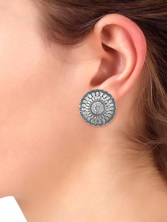 silver metal studs earring - 16737627 - Zoom Image - 3