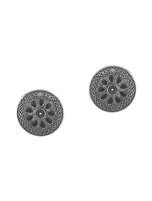 black metal studs earring - 16737630 - Standard Image - 1