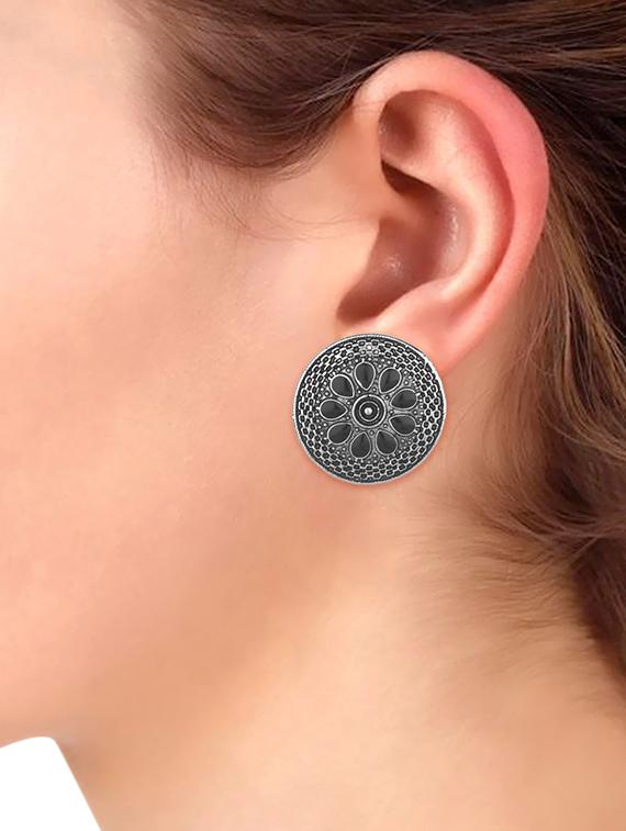 black metal studs earring - 16737630 - Zoom Image - 3
