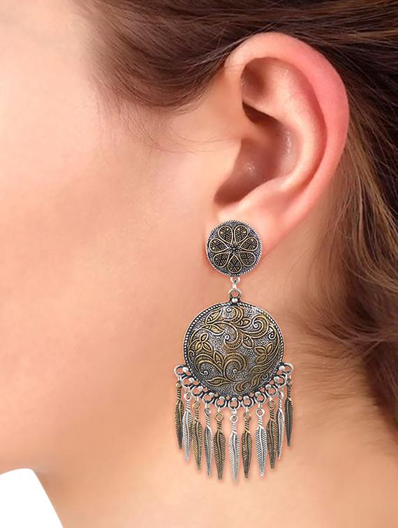 silver metal studs earring - 16737642 - Zoom Image - 3