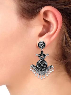 black metal drop earring - 16737653 - Standard Image - 3
