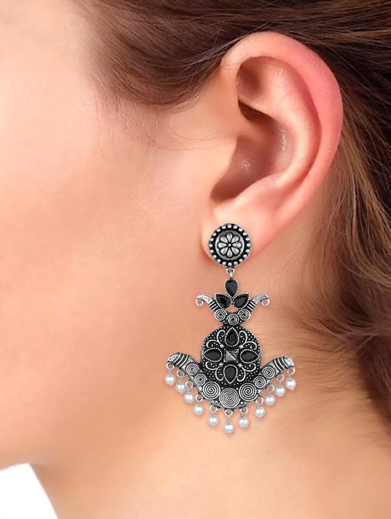 black metal drop earring - 16737653 - Zoom Image - 3