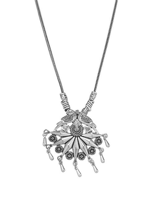 silver metal chain necklace - 16737668 - Standard Image - 1