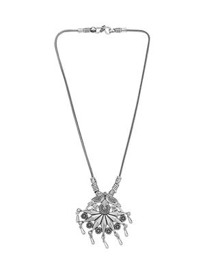 silver metal chain necklace - 16737668 - Standard Image - 2