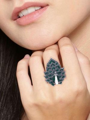green metal finger ring - 16737695 - Standard Image - 3