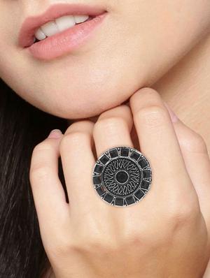 black metal finger ring - 16737699 - Standard Image - 3