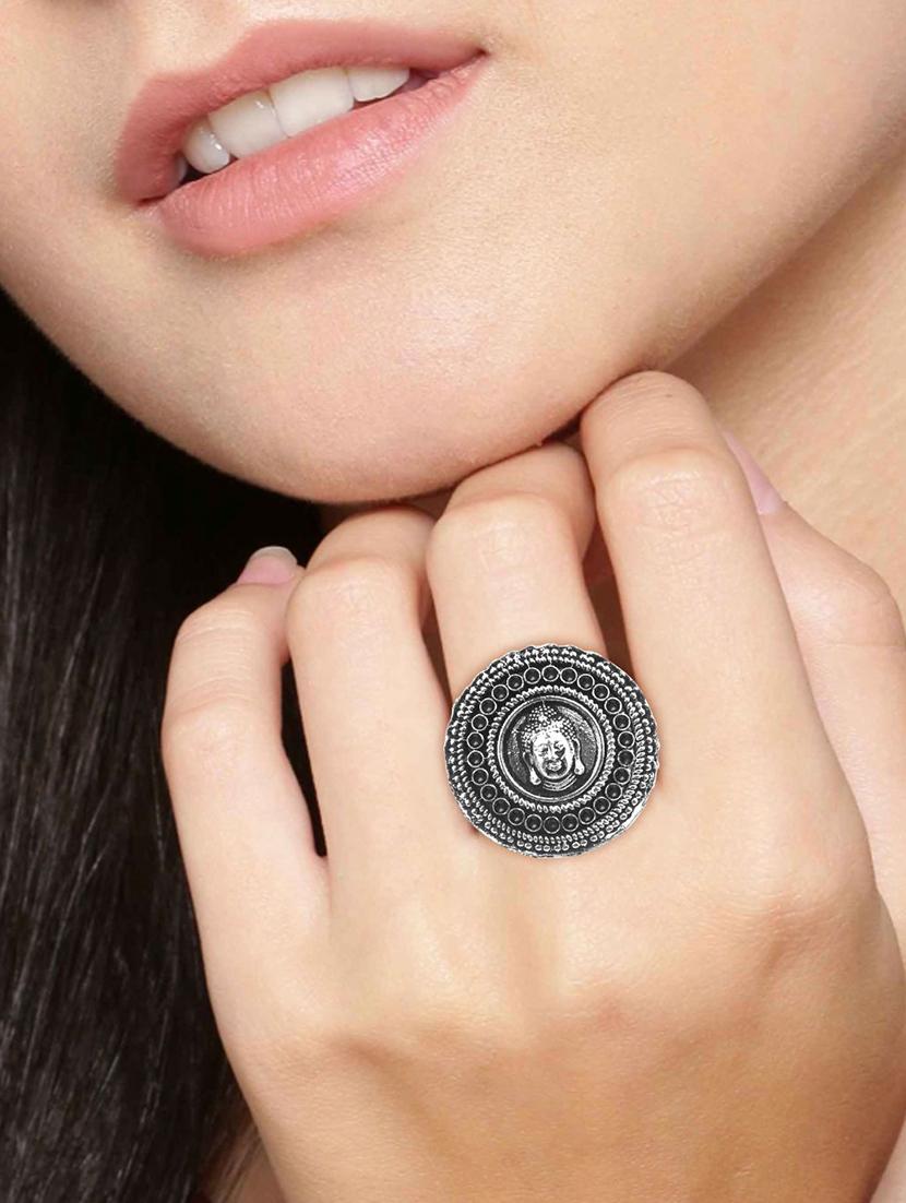silver metal finger ring - 16737702 - Zoom Image - 3