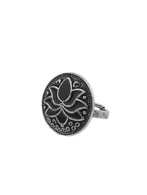 silver metal finger ring - 16737703 - Standard Image - 2