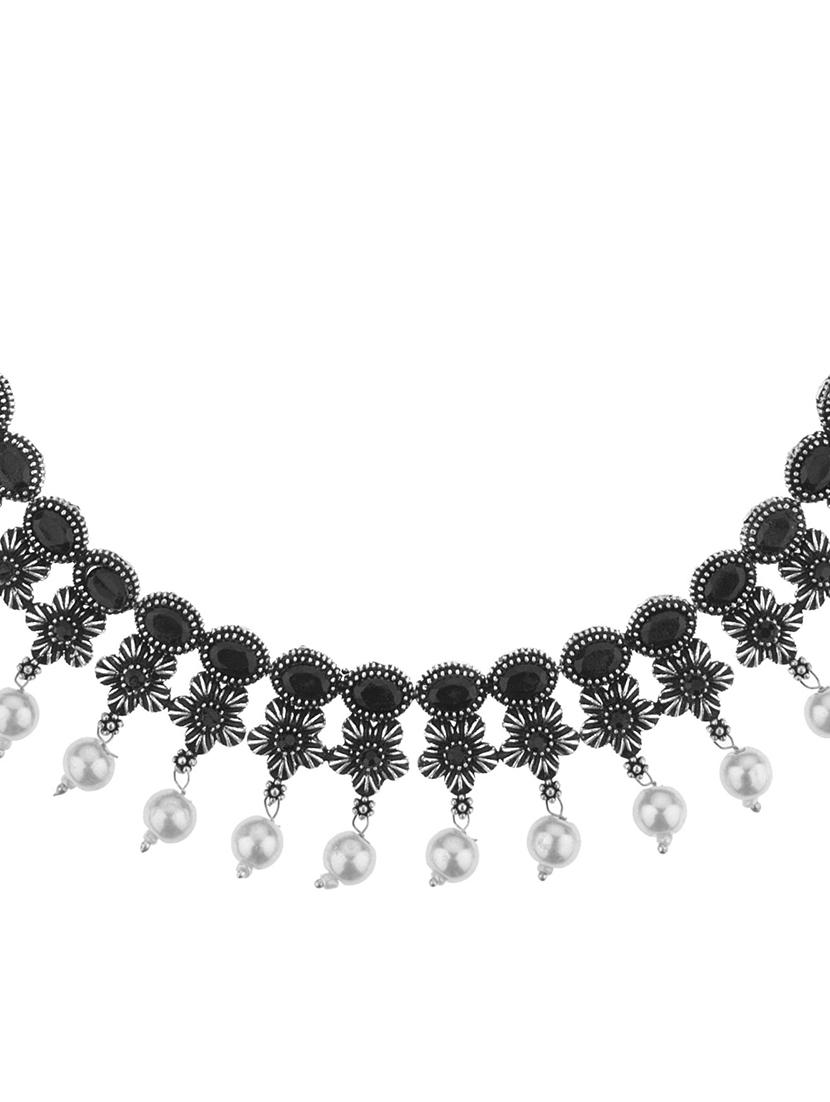 black metal necklaces and earring - 16738062 - Zoom Image - 3
