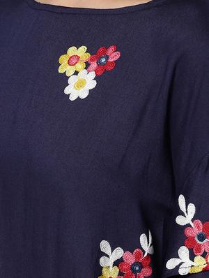 criss cross detail floral bell sleeved top - 16740445 - Standard Image - 4