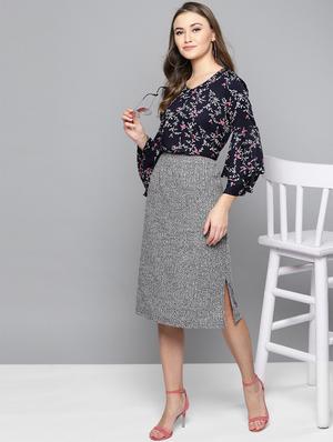 v neck bell sleeved floral top - 16740473 - Standard Image - 4