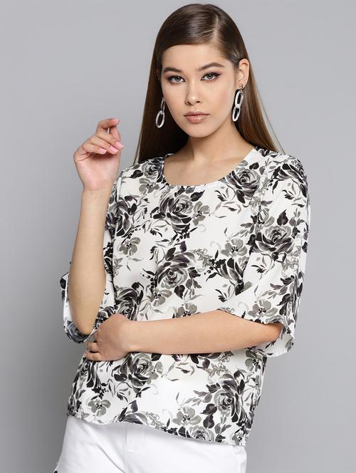 round neck bell sleeved floral top - 16740492 - Very Small Image - 1