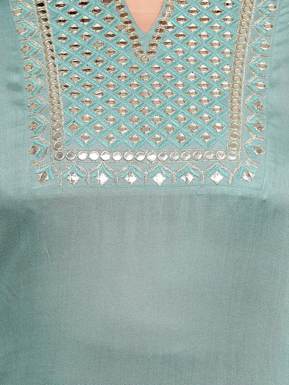 embroidered straight kurta - 16740888 - Zoom Image - 4