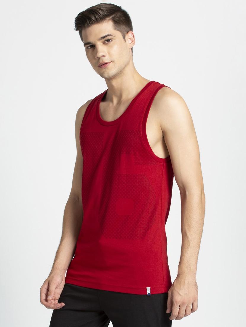 red typographic chest print vest - 16742901 - Zoom Image - 2