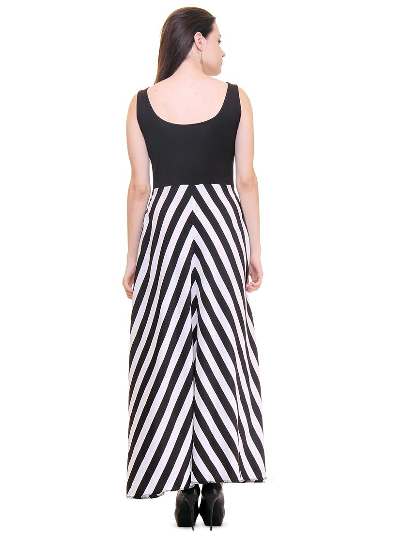 round neck striped maxi dress - 16743811 - Zoom Image - 3