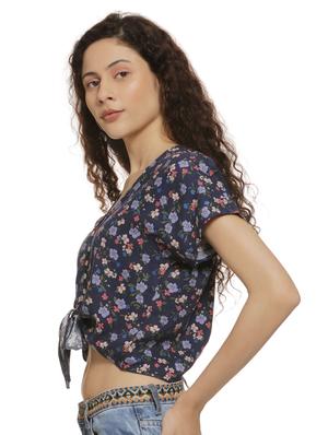 tie knot hem floral crop top - 16744338 - Standard Image - 2