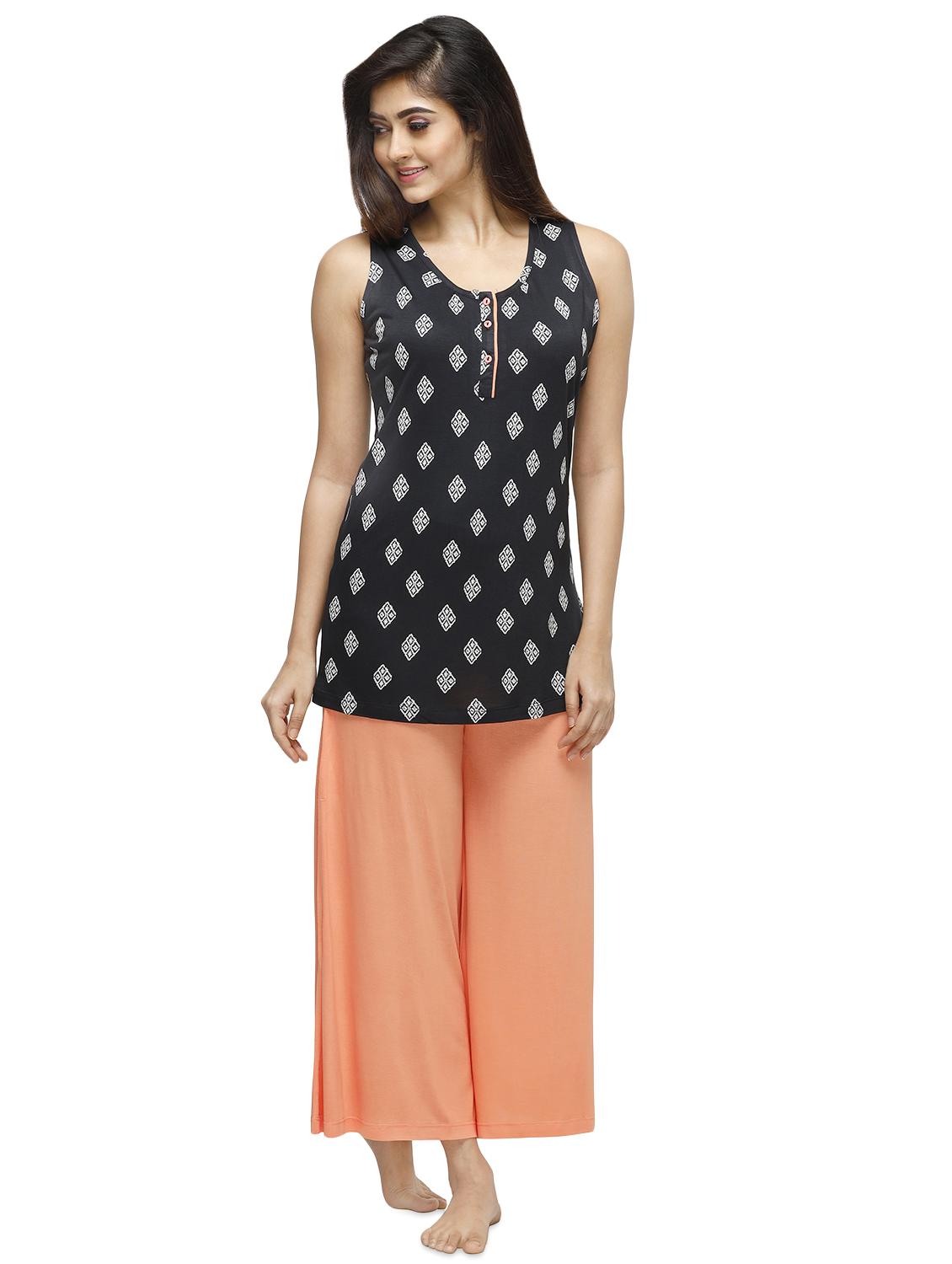 round neck tee with nightwear pajama set - 16745139 - Zoom Image - 1