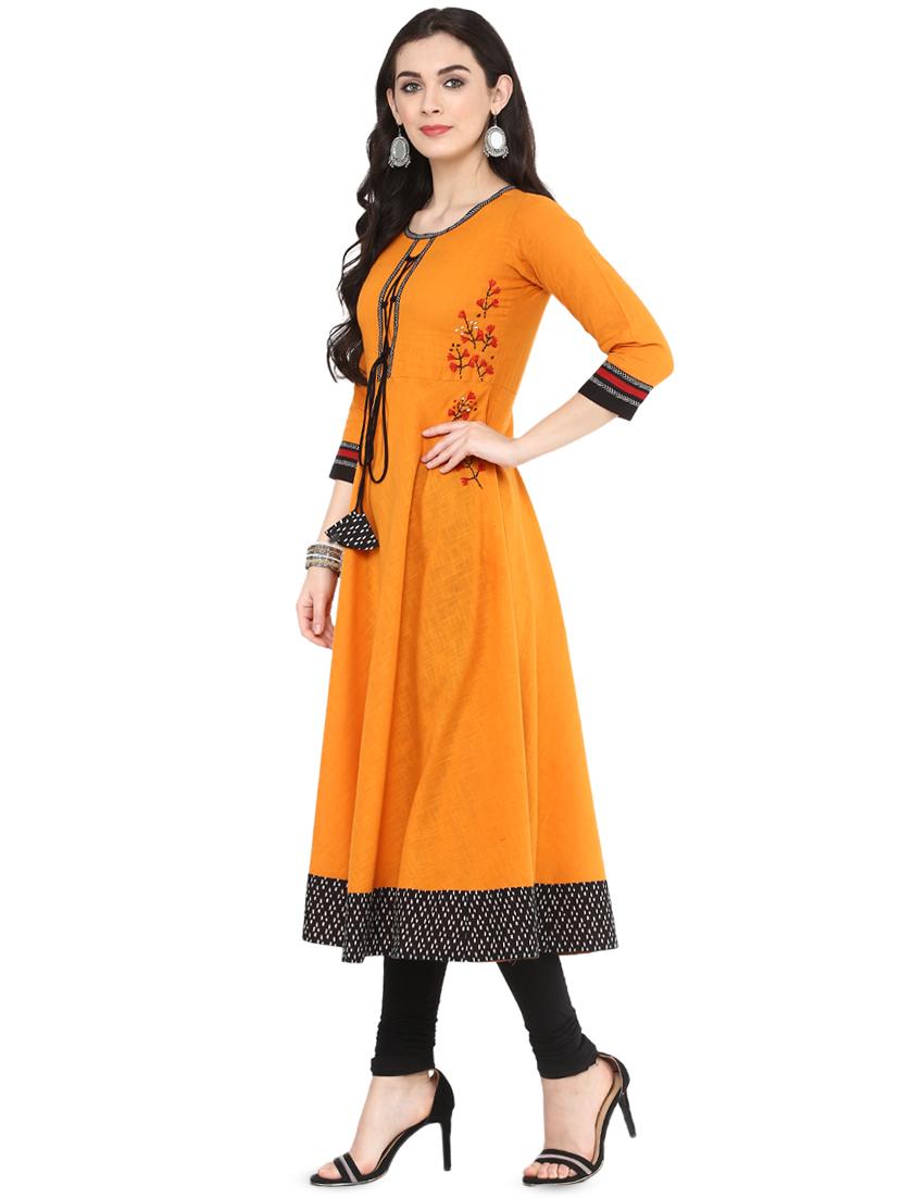embroidered flared kurta - 16745283 - Zoom Image - 2