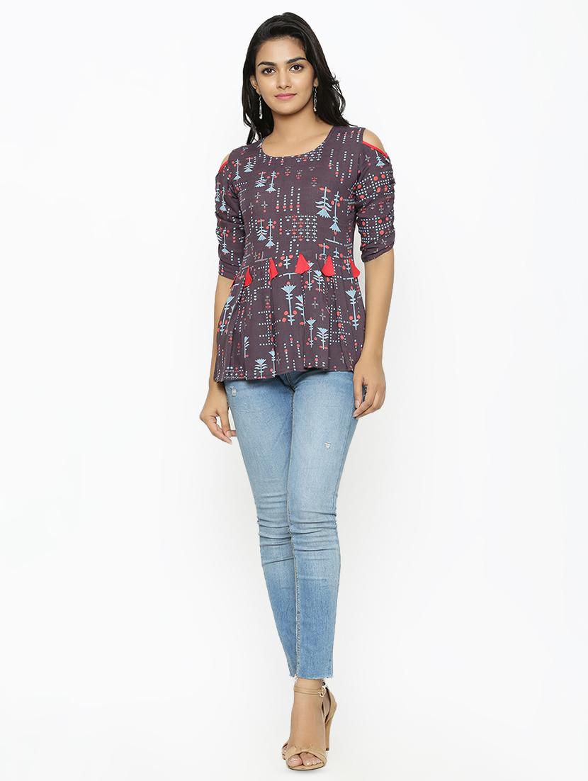 cold shoulder tassel detail top - 16745454 - Zoom Image - 4