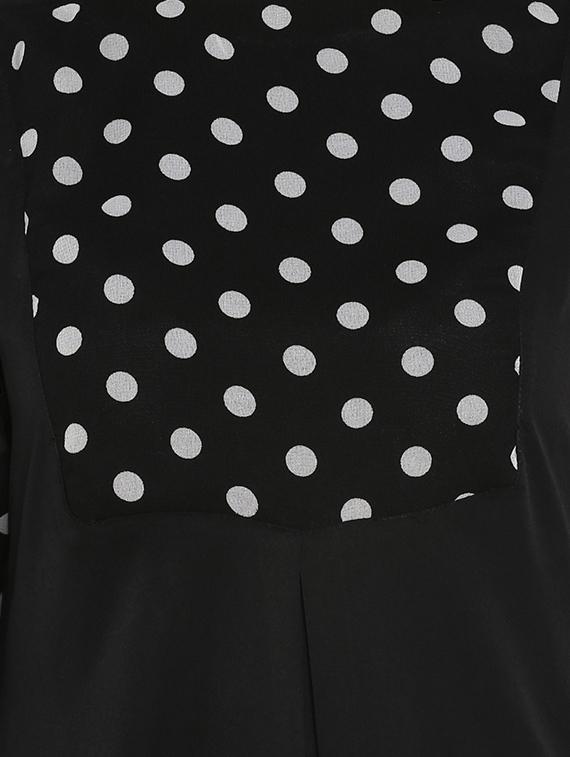 solid straight kurta - 16746548 - Zoom Image - 4