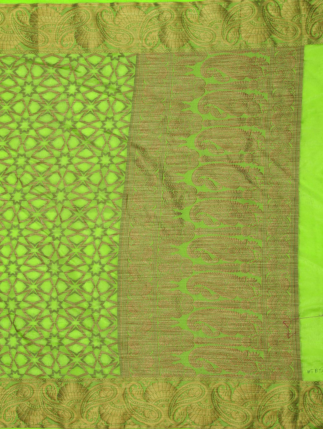 self design bordered saree with blouse - 16750662 - Zoom Image - 4
