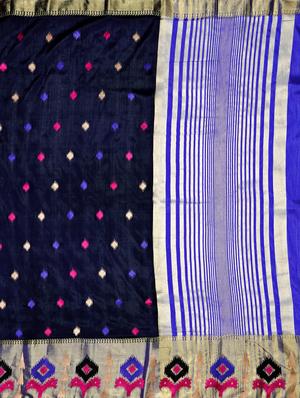 self design kanjivaram saree with blouse - 16750721 - Standard Image - 4