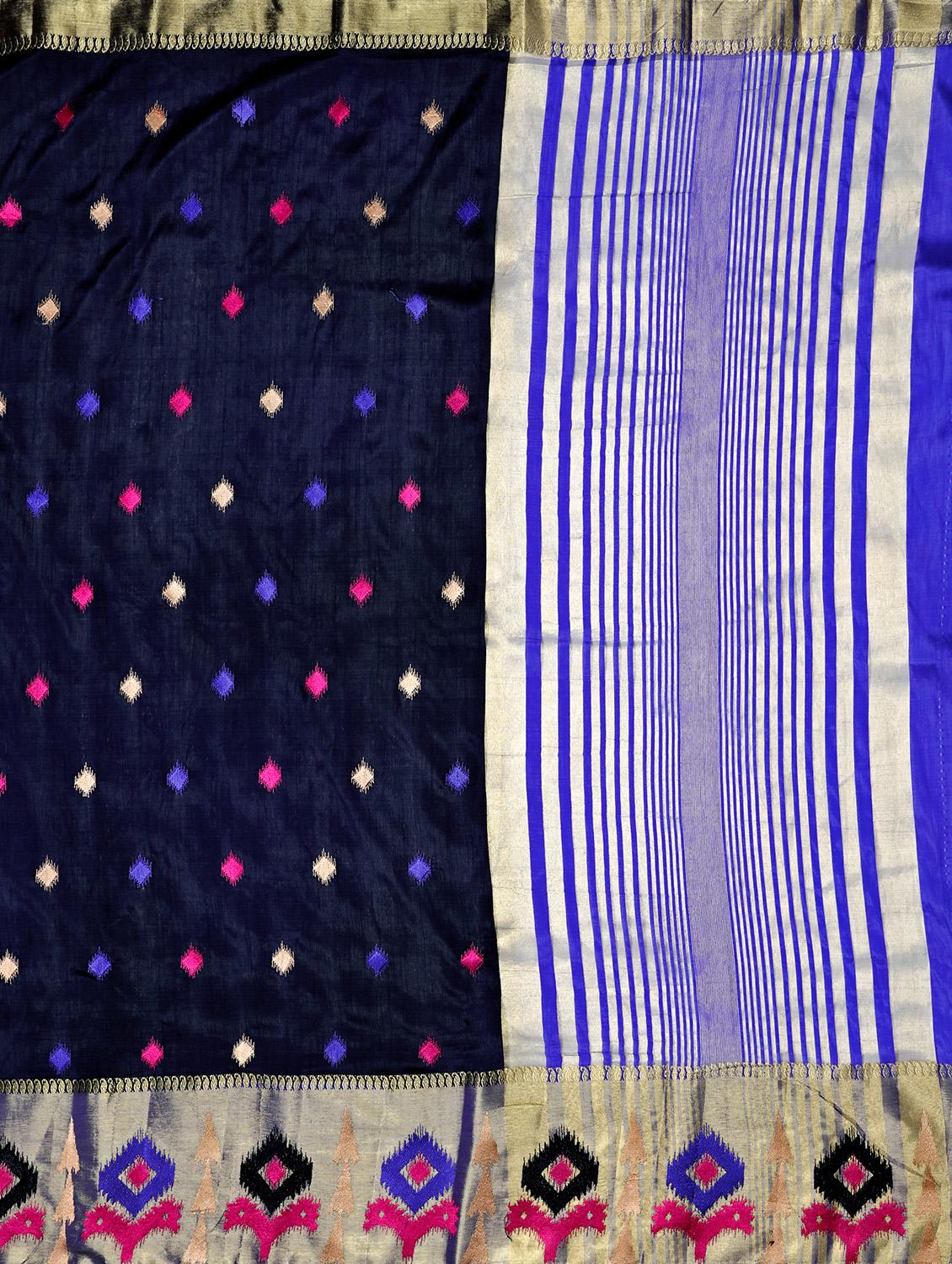 self design kanjivaram saree with blouse - 16750721 - Zoom Image - 4
