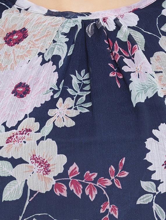 round neck floral top - 16750950 - Zoom Image - 5