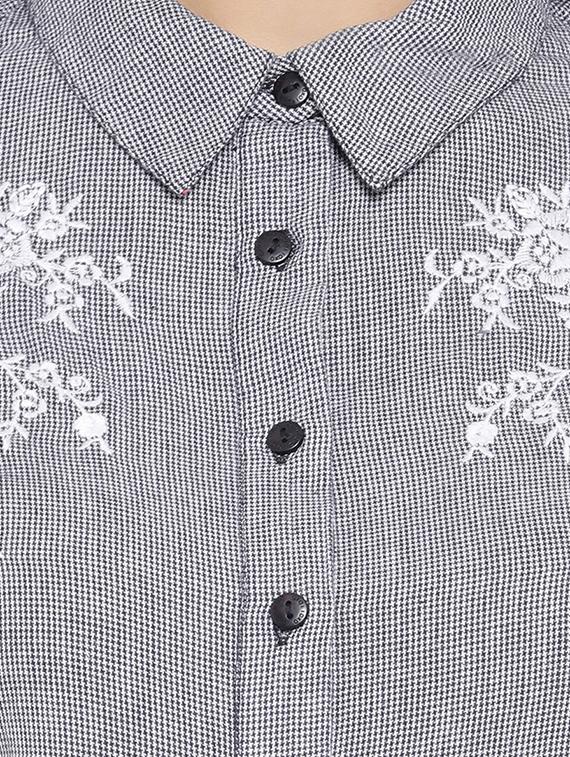 embroidered detail checkered shirt - 16750998 - Zoom Image - 5
